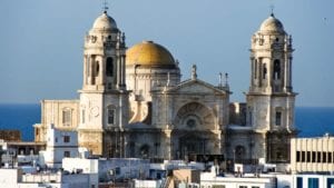 Cadiz Cathedral in Spain is facing a pigeon infestation. 